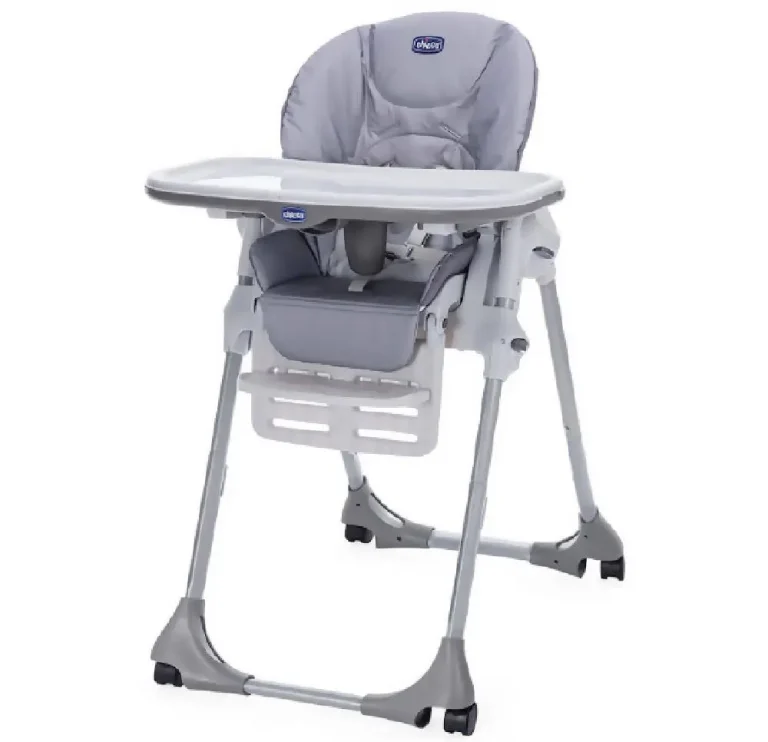 Chaise haute Chicco inclinable disponible à la location chez Maman Louve à Fréjus