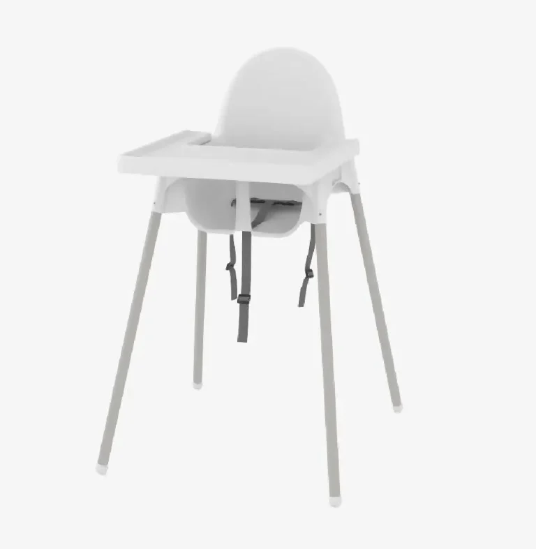 Chaise haute disponible à la location chez Maman Louve à Fréjus